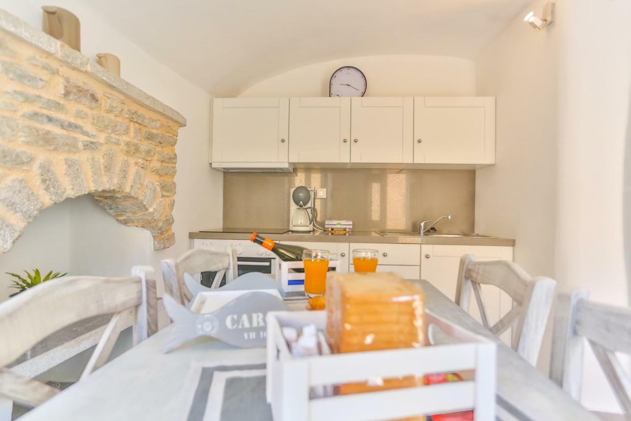 סימי Annika Deluxe Apartments מראה חיצוני תמונה